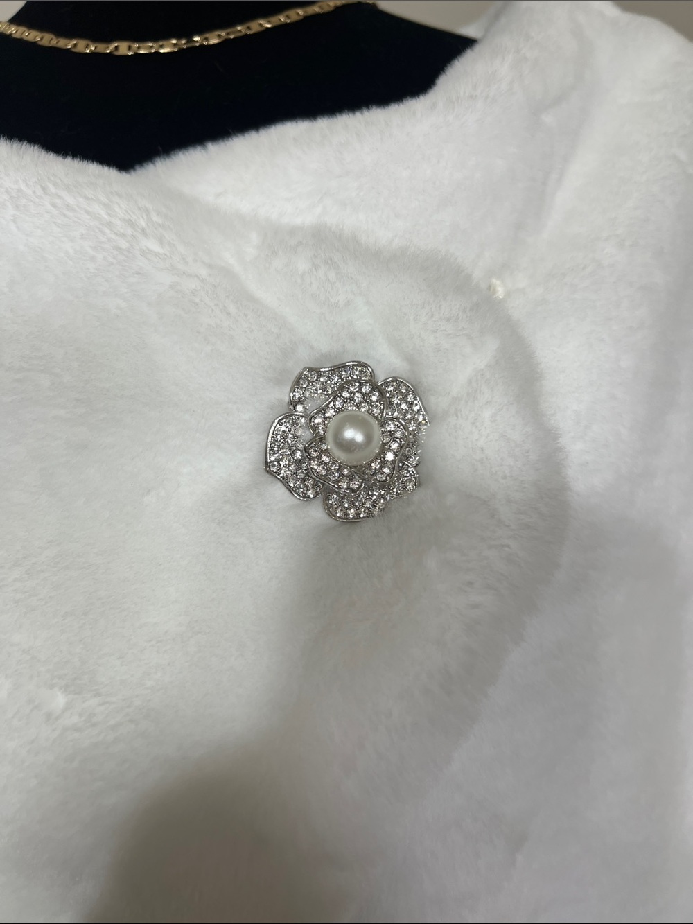 MSK White Faux Fur Wrap with Rhinestone Brooch - Picture 2 of 5